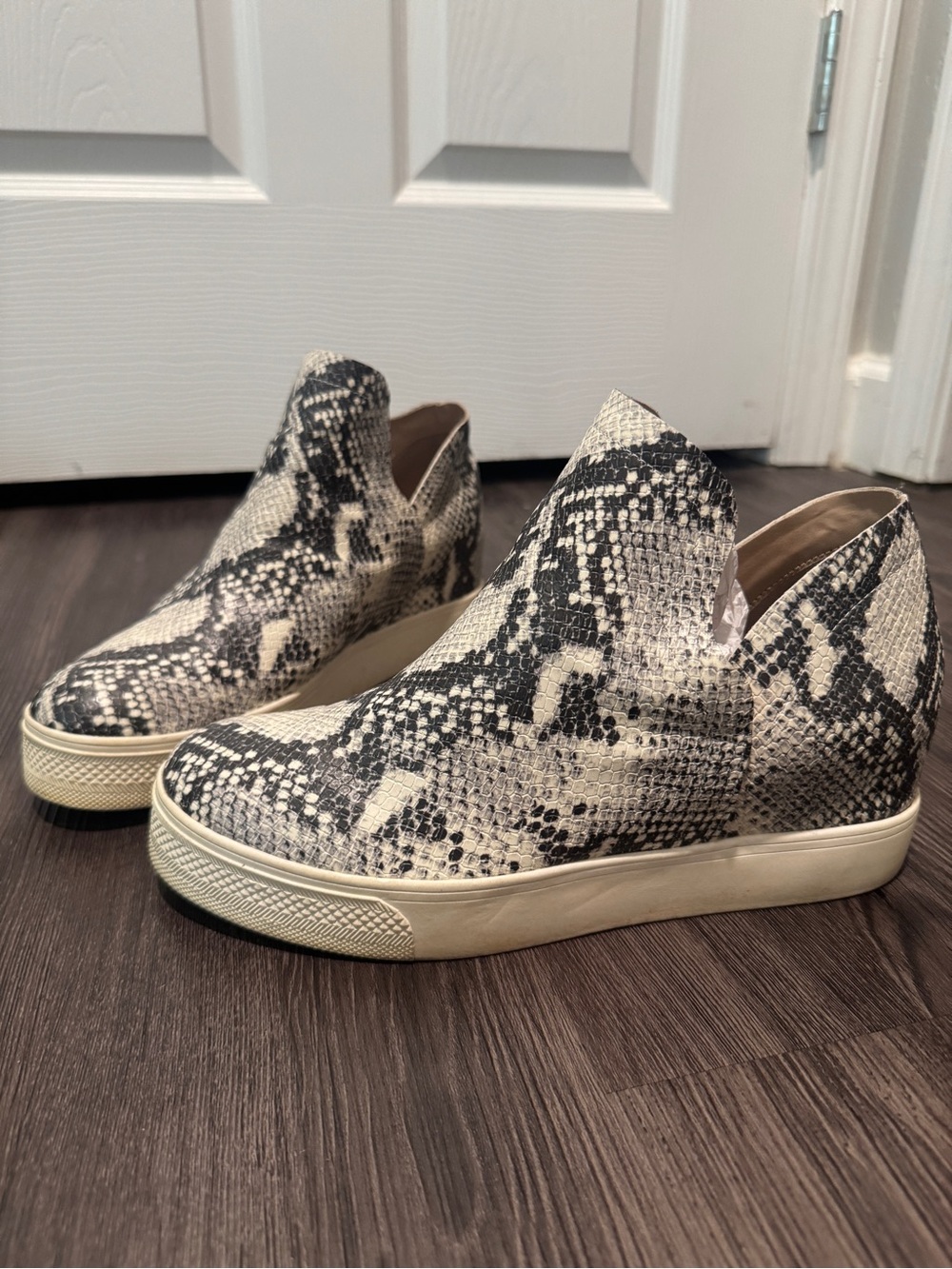 Steve Madden Black & Cream Snakeskin Wedge Slip-On Sneakers